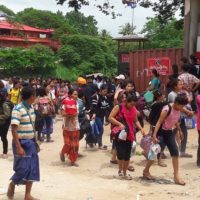 Hunderte verzweifelte Myanmar Arbeiter verlassen Thailand