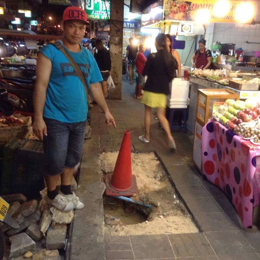 Markthändler fordern Aktionen, nachdem Touristen wiederholt in ein Loch im Bürgersteig fallen
