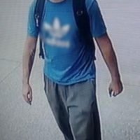 Polizei in Chiang Mai sucht einen Ausländer der ein Gold Geschäft überfallen hat