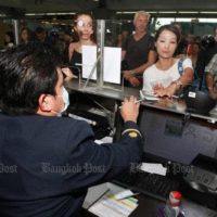 Luftwaffen Offiziere sollen bei der Einwanderungsbehörde am Flughafen aushelfen