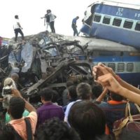 Mindestens 23 Menschen bei Zugunglück in Nordindien getötet