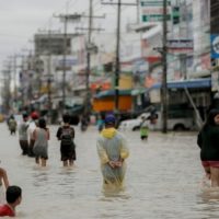 Überschwemmungen breiten sich weiter bis Roi Et und Buriram aus