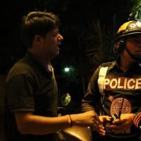 Motorrad Taxifahrer klaut seinem indischen Fahrgast 5.000 Baht