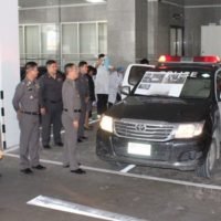 Polizei untersucht das angebliche Fluchtfahrzeug von Yingluck