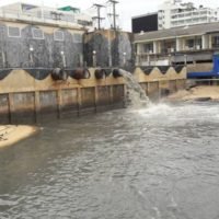 Erneut wird in Pattaya eine dreckige mit Abwasser verseuchte Brühe in der Nähe der Walking Street ins Meer geleitet