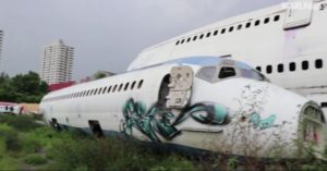 Bangkoks Flugzeug Friedhof ist zu einer Touristenattraktion geworden