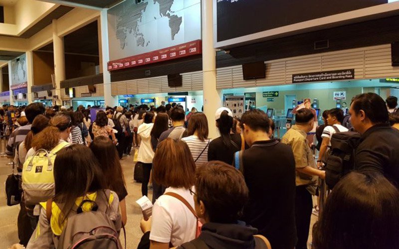 Computer Problem sorgt erneut für lange Warteschlangen am Flughafen Suvarnabhumi
