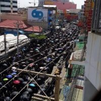 Tausende Trauergäste füllen die Straßen von Pattaya