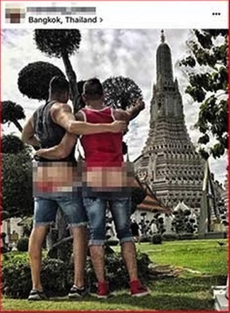 Zwei Amerikaner verhaftet, die ihre nackten Allerwertesten vor einem Tempel präsentieren mussten