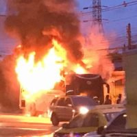 26 chinesische Touristen entkommen auf Phuket nur knapp einem Bus Feuer