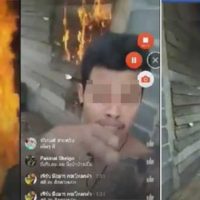 Aus Rache zündet ein Thai in einem Live Video auf Facebook das Haus eines Schuldners an