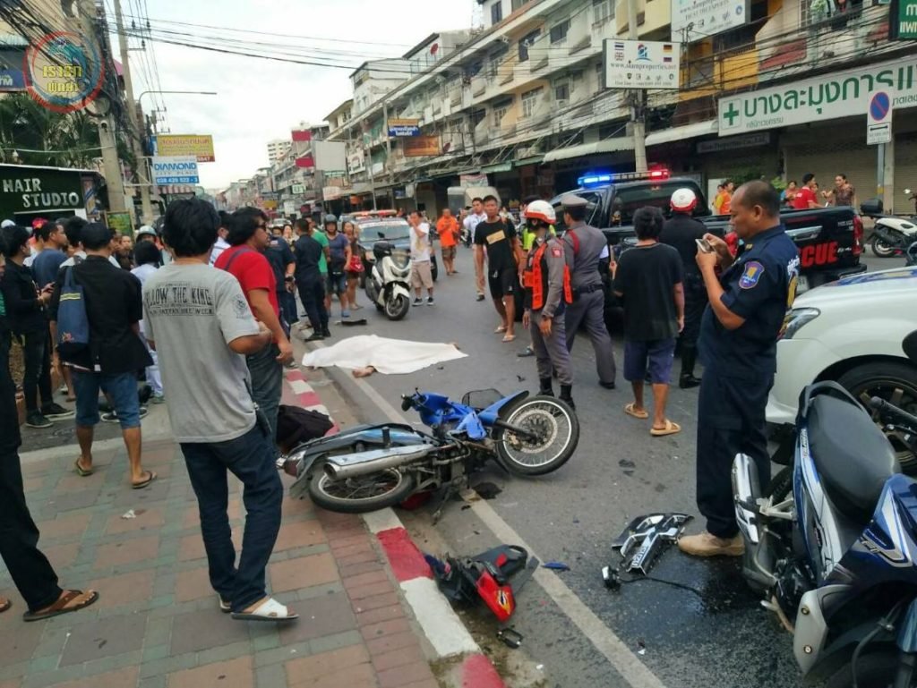 Schwerer Massenunfall mit zahlreichen Verletzten und Toten in Süd Pattaya