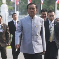 Kritiker beschuldigen die thailändische Regierung für ihren eigenen Niedergang