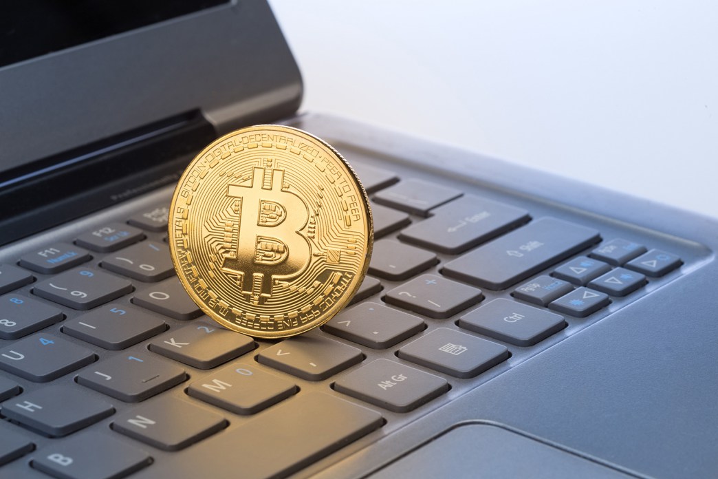 Bewaffnete Räuber stehlen einem russischen Paar angeblich 100.000 Dollar in Bitcoin