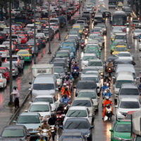Regen verursacht erneut heute Morgen ein Verkehrschaos in Bangkok