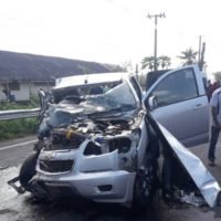 Ein Toter und zehn Verletzte nach einem Unfall zwischen einem Pickup und einem Mini Van