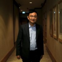 Thaksin fordert die Pheu Thai Partei vor den Wahlen zur Einheit auf