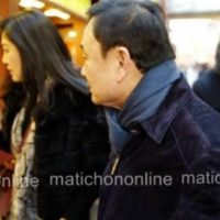 Yingluck und Thaksin Shinawatra beim Einkaufen in Peking gesichtet