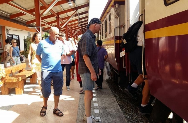 Eisenbahn startet einen Wochenendzug Bangkok – Pattaya