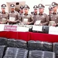 Polizei in Nakhon Ratchasima lehnt Bestechungsgelder ab und verhaftet einen Drogenschmuggler