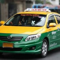 Chinesische Touristin hinterlässt ihre Notdurft in einem Taxi und weigert sich zu zahlen