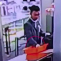 Ein weiterer Mitarbeiter des internationalen Flughafen Suvarnabhumi beim Diebstahl erwischt