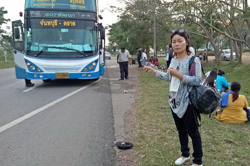 25 Passagiere hatten großes Glück, nachdem ihr Busfahrer am Steuer eingeschlafen war