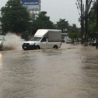 Sintflutartige Regenfälle haben auf Phuket Überschwemmungen ausgelöst