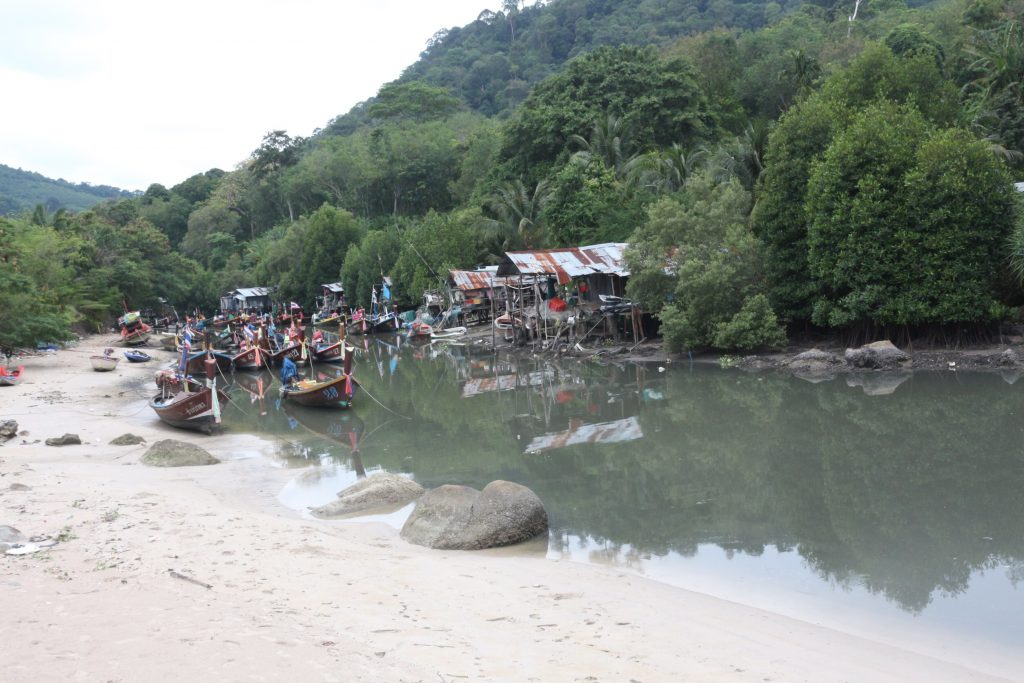 Mehr als 50 Unternehmer in Patong leiten unbehandeltes Abwasser in den Pakbang Kanal