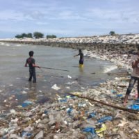 Der Ban Ampher Strand in Sattahip erstickt trotz aller Anstrengungen im Plastikmüll