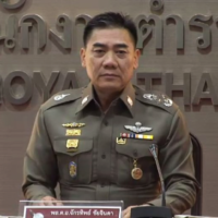 Polizeichef ist nach Frankreich geflogen um bei Interpol um Hilfe für die Auslieferung des geflohenen Mönchs zu bitten