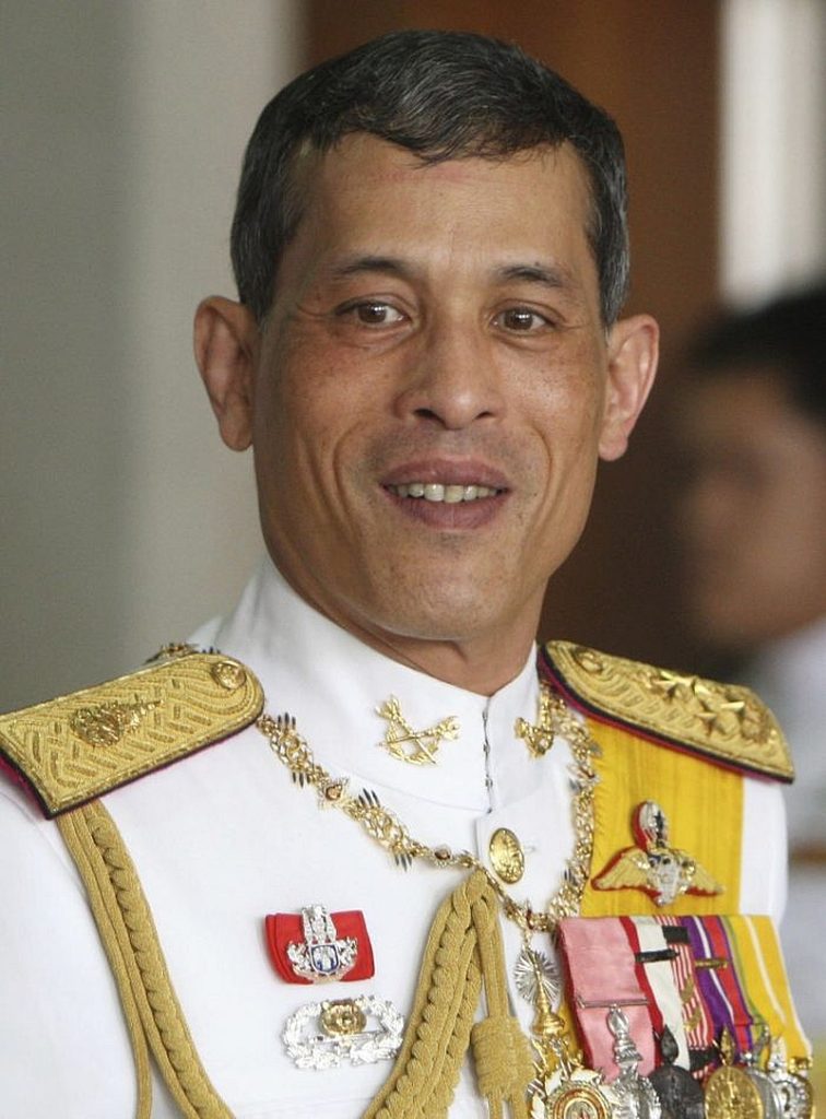Seine Majestät König Maha Vajiralongkorn verwaltet sein Milliarden Vermögen jetzt alleine