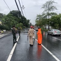 Monsunsturm auf Phuket richtet schwere Schäden an Häusern und Stromkabeln an