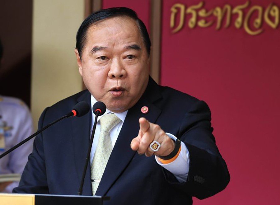 Prawit entschuldigt sich für seine harten Worte zu den Todesfällen des Schiffsunglücks vor Phuket