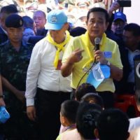 Premierminister Prayuth bedankt sich bei allen Rettungsteams für die Rettung der Jugendlichen aus der Tham Luang Höhle