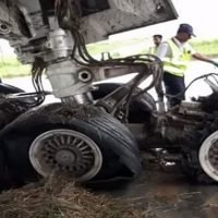 THAI Airways Flug nach einem Reifen Platzer sicher gelandet