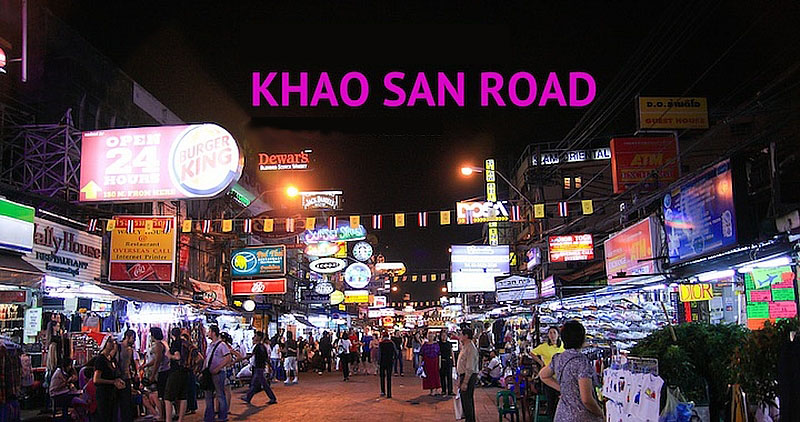 Verkäufer ignorieren das Verbot der Regierung auf der Khao San Straße in Bangkok