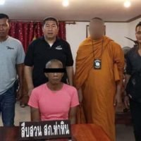 Falscher Mönch fängt einen echten Mönch, der Methamphetamin Pillen verkauft