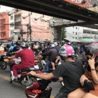 Die Regierung will mit strengen Maßnahmen die Zahl der Verkehrstoten Motorradfahrer um 50 % senken
