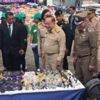 Alle Luxusuhren an seinen Freund zurückgegeben, sagt Prawit