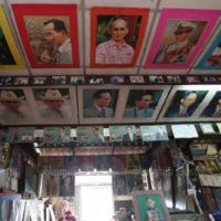 Thais gedenken das zweite Jahr des Todes ihres geliebten König Bhumibol