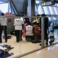 Deutscher Mann fällt im internationalen Flughafen Suvarnabhumi von der vierten Stock Ebene in den Tod