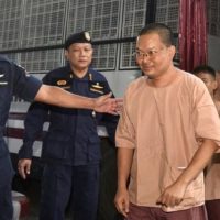 Thailands berüchtigter Jet Set Mönch jetzt auch wegen der Vergewaltigung eines Kindes verurteilt