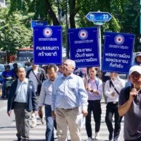 Die Leute auf der Straße lassen sich durch das Grinsen von Suthep nicht mehr beeindrucken