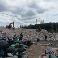 Der Gestank der Mülldeponie macht hunderte von Haushalten in Chonburi unbewohnbar