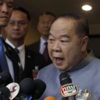 Prawit greift ein Ex NCPO Mitglied wegen „ Überlaufen „ an