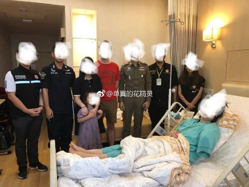 Chinesische Touristin verliert bei einem Verkehrsunfall ihren linken Arm