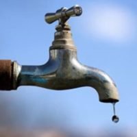 Die Wasserbehörde von Phuket schränkt ab morgen seine Wasserabgabe ein, nachdem die Wasserspiegel in den Stauseen weiter abnehmen