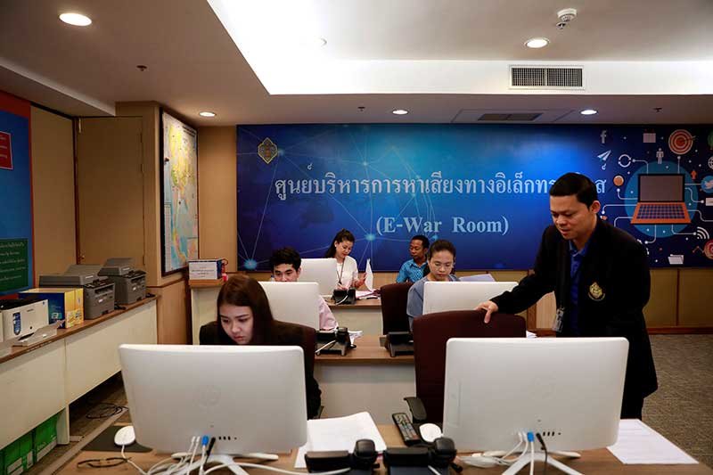 Thailand kontrolliert die sozialen Medien in einem neuen „ Kriegsraum „