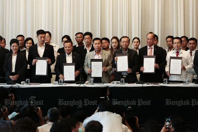 Die Pheu Thai Partei ist fest entschlossen, General Prayuth daran zu hindern, weiter an der Macht zu bleiben
